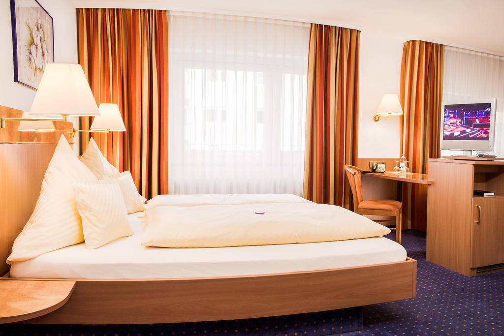 Hotel Hydepark Haidkapelle Esterno foto